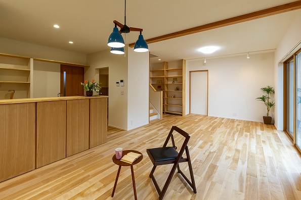 『富塚 新川沿いの自然を望む天然素材の家』 が完成しました。